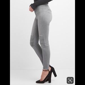 Gap: Moto Jeans (Size 27)